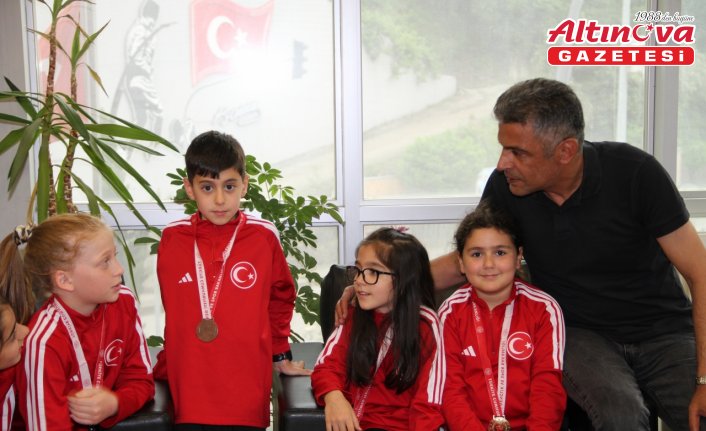 Karate sporcularından Yağlıdere Belediye Başkanı İbaş'a ziyaret
