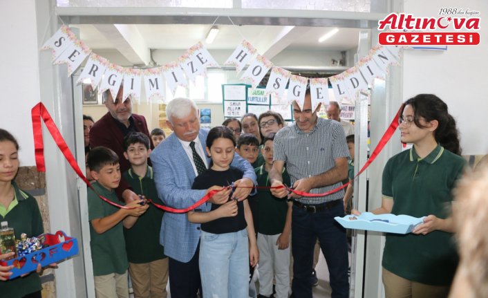 Of'ta Mikdat Sarıalioğlu Ortaokulu yıl sonu sergisi açıldı