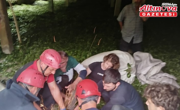 Rize'de ayağına dirgen saplanan kişi yaralandı