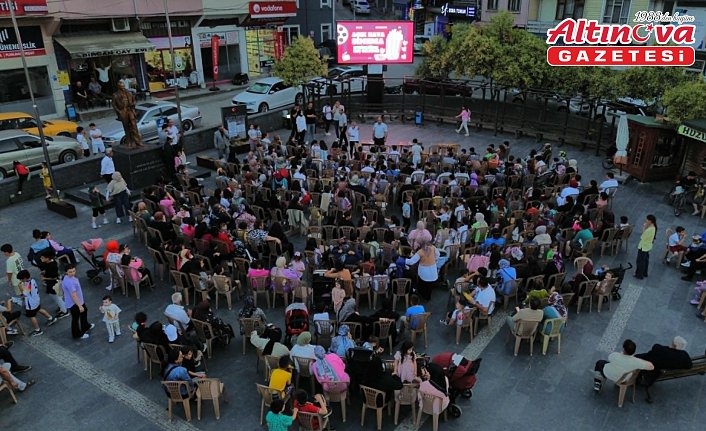 Salıpazarı’nda çocuklara açık hava sinema etkinliği düzenlendi