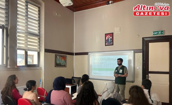 Samsun Yeşilay Şubesi ortaokul öğrencilerine “Teknoloji Bağımlılığı“ eğitimi düzenledi