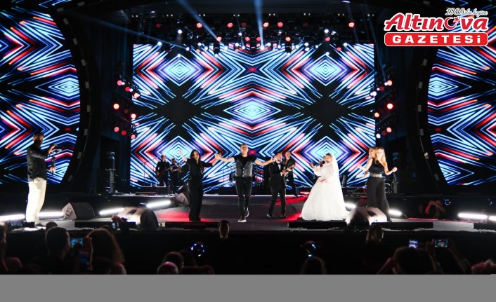 Şarkıcı Haluk Levent, Samsun'da konser verdi