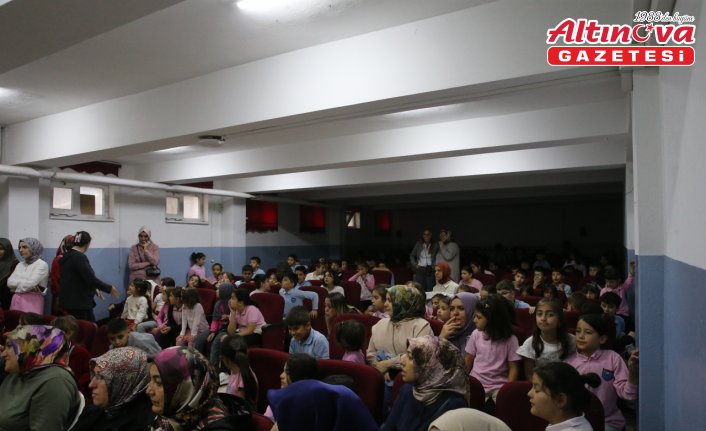 Tokat'ta veliler çocuklarının eğitim gördüğü okulda bilgi yarışmasına katıldı