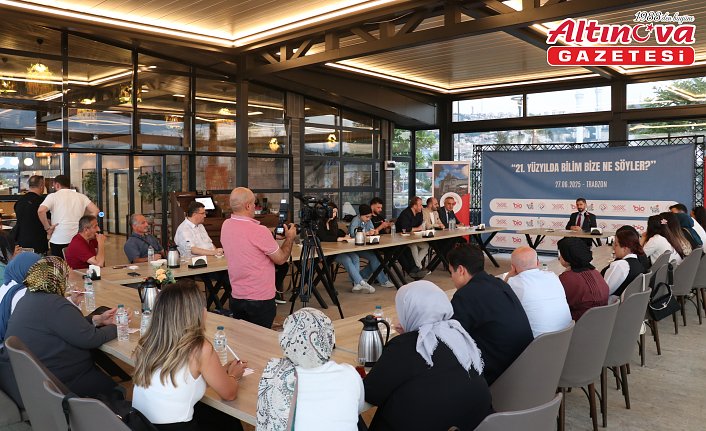 Trabzon'da “21. Yüzyılda Bilim Bize Ne Söyler“ programı gerçekleştirildi
