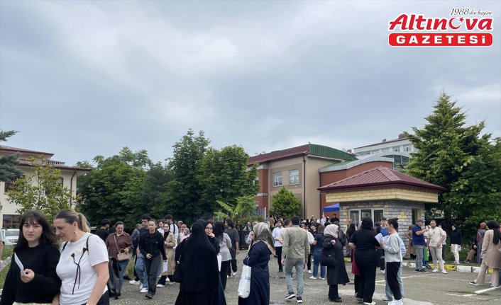 Trabzon ve çevre illerde YKS'nin ikinci oturumu AYT başladı