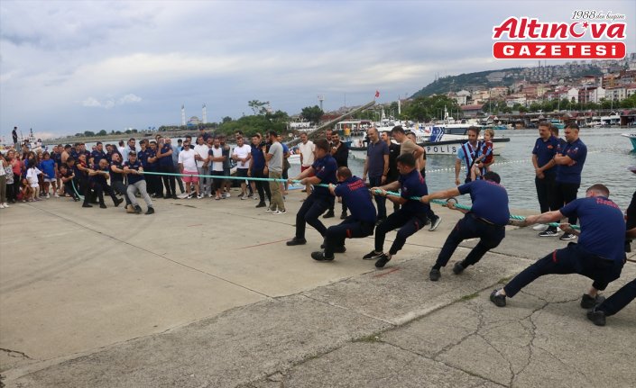 Trabzon'da yağlı direk yarışması düzenlendi