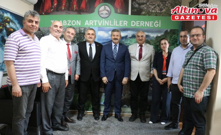 Artvin Valisi Ergün'den Trabzon Artvinliler Derneği'ne ziyaret
