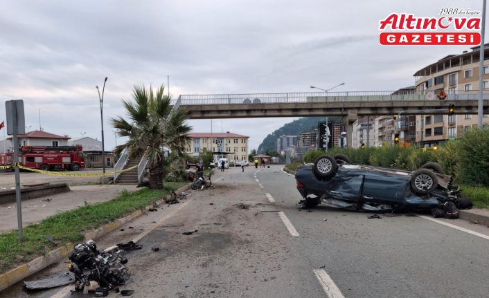 Artvin'de otomobil ile motosikletin çarpıştığı kazada 2 kişi öldü