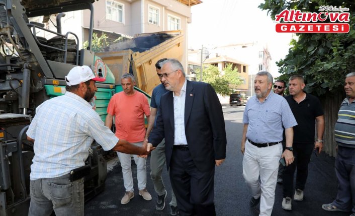 Bafra Belediyesi, 3 mahalledeki 28 sokakta yol çalışması yapıyor