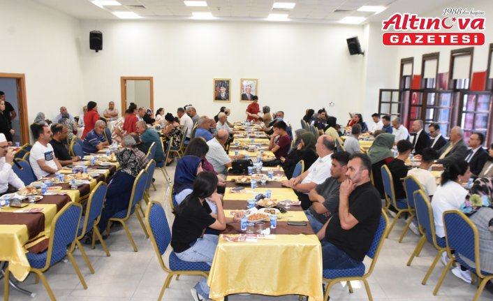 Boyabat'ta şehit aileleri ile gaziler onuruna yemek düzenledi