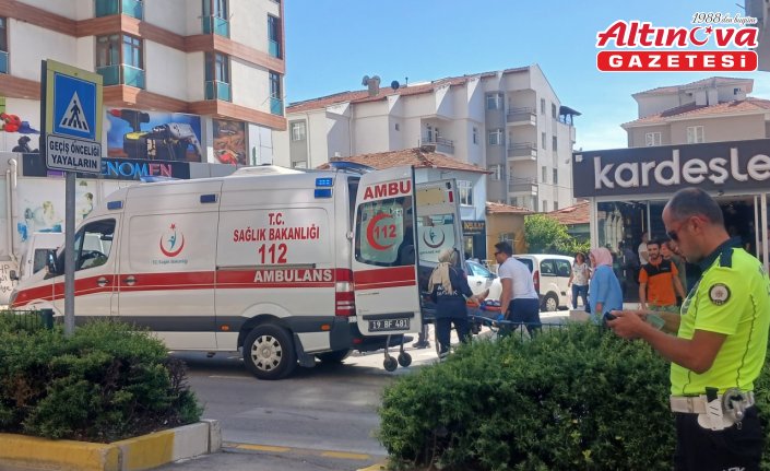 Çorum'da hafif ticari aracın çarptığı yaya yaralandı