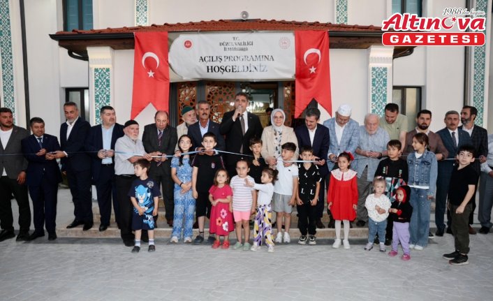 Depremde ağır hasar aldığı için yıkılan cami, yeniden inşa edildi