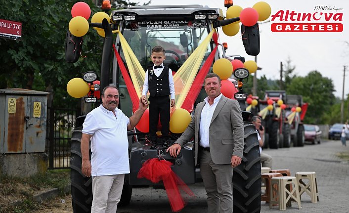 Düzce'de çiftçi ailenin sünnet aracı traktör oldu