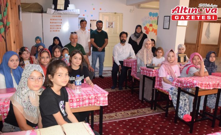 Espiye'de öğrencilerine Kur'an-ı Kerim hediye edildi