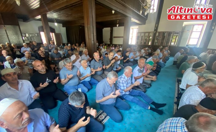 Espiye'de vatandaşlara aşure ikram edildi