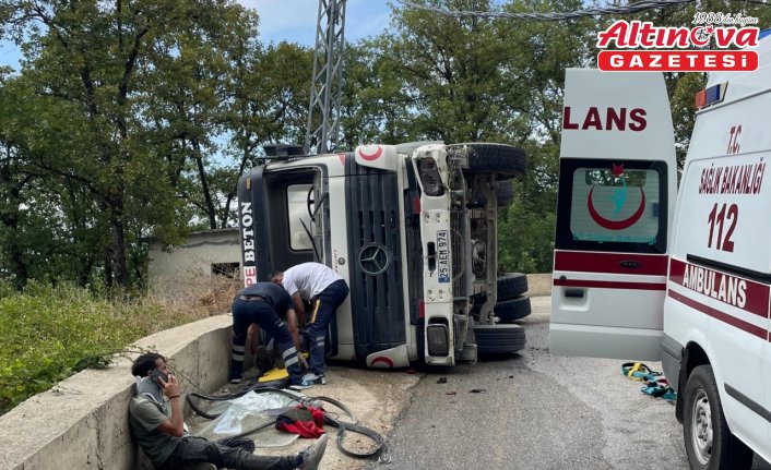 Karabük'te devrilen beton mikserindeki 2 kişi yaralandı
