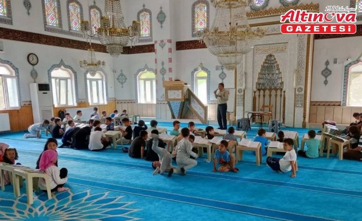 Merzifon Müftüsü Kesti’den yaz Kur’an kurslarına ziyaret