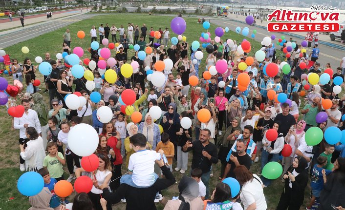 Rize'de kanseri yenen çocuk için gökyüzüne balonlar bırakıldı