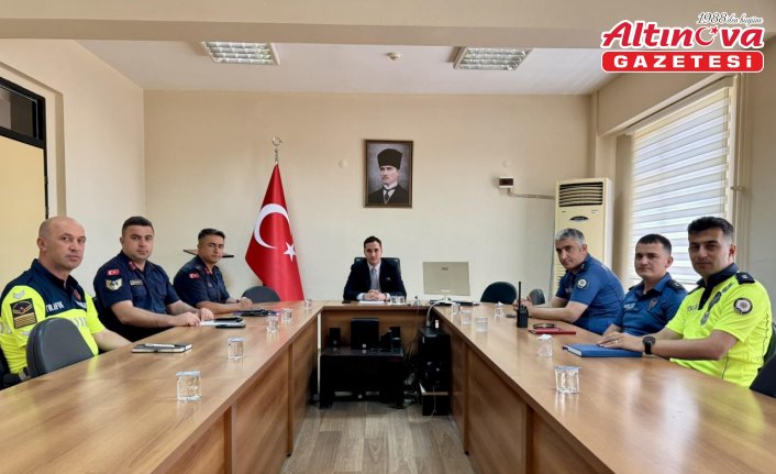 Salıpazarı'nda İlçe Güvenlik ve Asayiş Koordinasyon Toplantısı yapıldı