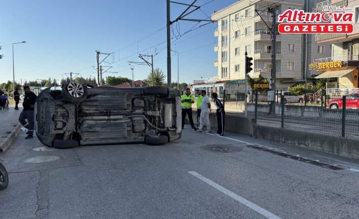 Samsun'da otomobilin devrilmesi sonucu 2 kişi yaralandı