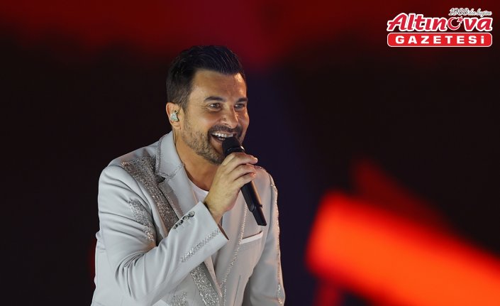 Şarkıcı Gökhan Tepe, Trabzon Kültür Yolu Festivali'nde konser verdi
