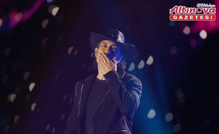 Şarkıcı Kıraç, Trabzon Kültür Yolu Festivali'nde konser verdi