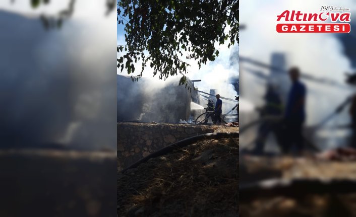 Tokat'ta çıkan yangında samanlık ve ahır zarar gördü