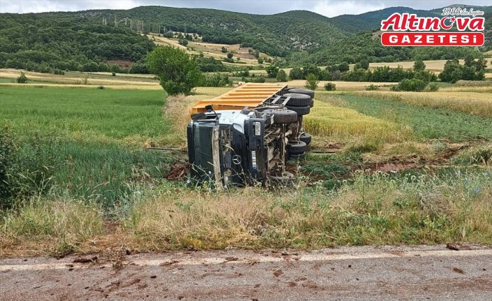 Tokat'ta devrilen kamyonun sürücüsü öldü