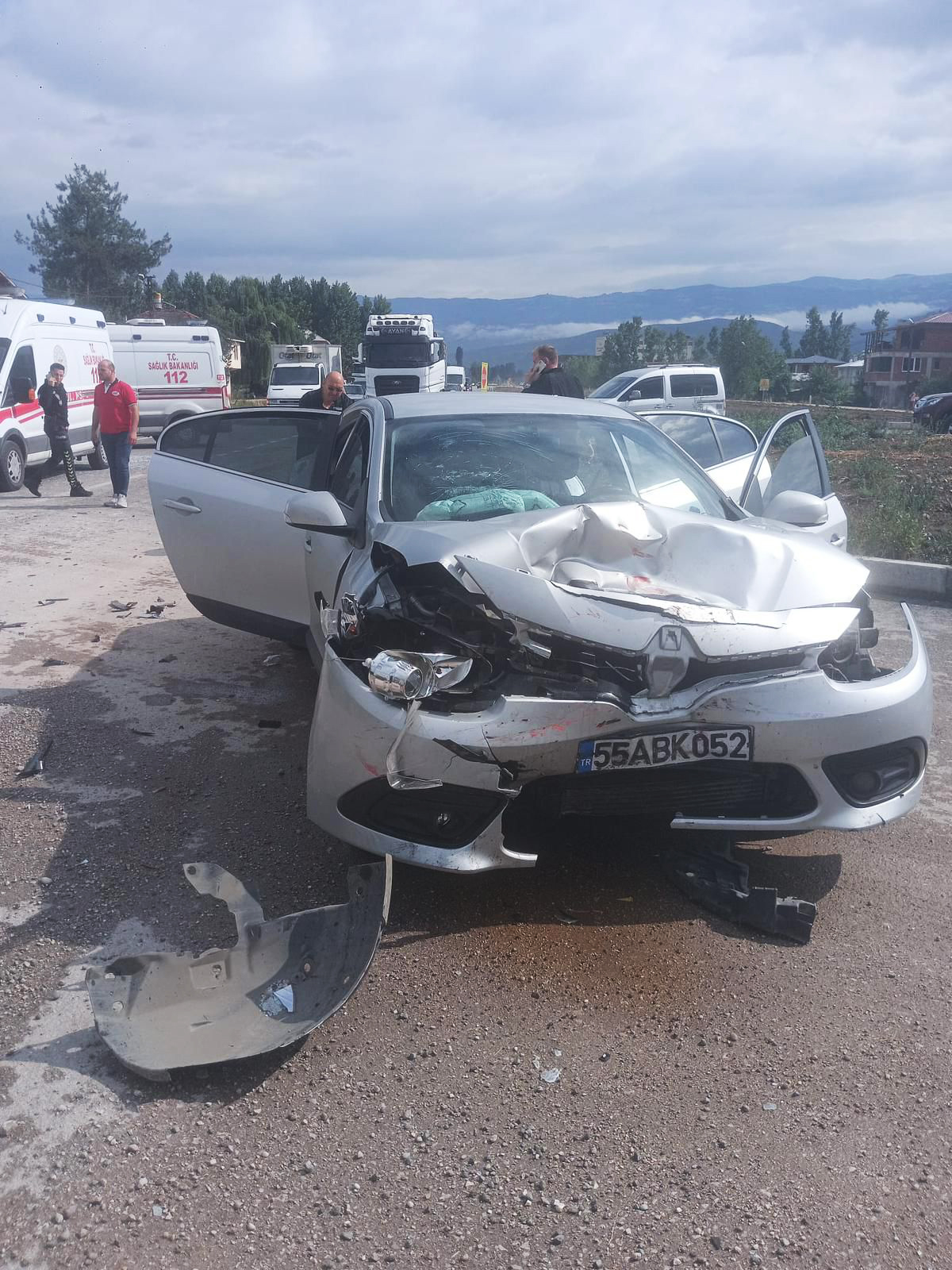 Tokat'ta iki otomobilin çarpıştığı kazada 5 kişi yaralandı