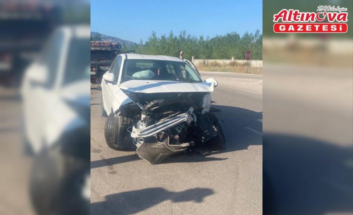 Tokat'ta iki otomobilin çarpıştığı kazada 6 kişi yaralandı