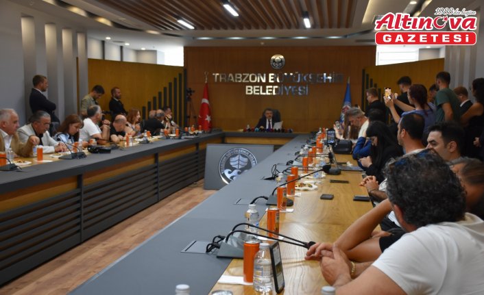 Trabzon Büyükşehir Belediye Başkanı Genç, CHP Genel Başkanı Özel'in eleştirilerini yanıtladı: