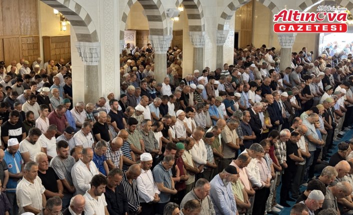 Trabzon'da yapımı tamamlanan Hanife Hatun Camisi ibadete açıldı