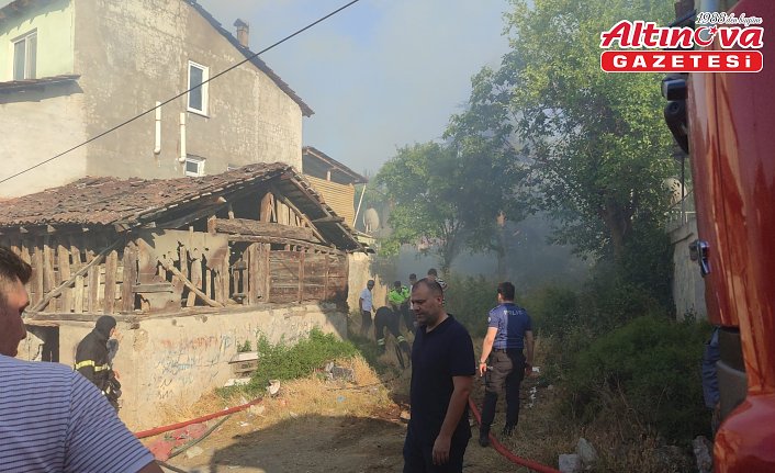 Vezirköprü'de bir evde çıkan yangın hasara yol açtı