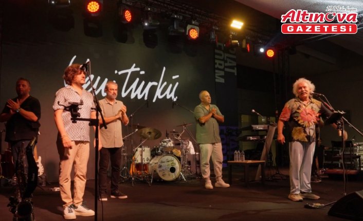 30 Ağustos Zafer Bayramı Terminal Kadıköy'de Yeni Türkü konseriyle kutlandı