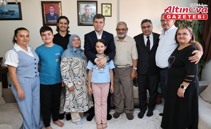 Amasya Valisi Bakan, Merzifon’da ziyaretlerde bulundu