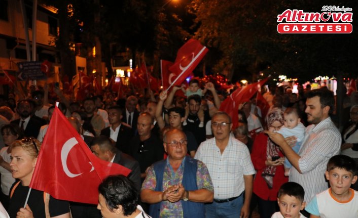 Amasya’da 30 Ağustos Zafer Bayramı dolayısıyla fener alayı düzenlendi