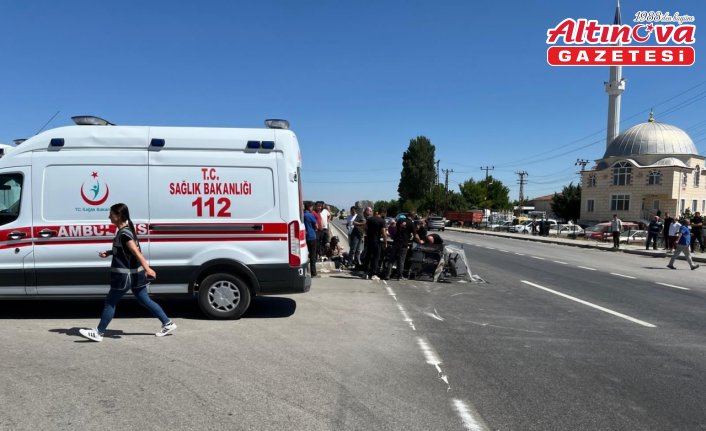 Amasya'da elektrikli bisiklet ile otomobilin çarpıştığı kazada 6 kişi yaralandı