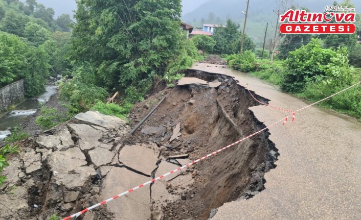 Artvin'de heyelan nedeniyle 2 köy yolu ulaşıma kapandı