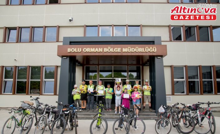 Bolu'da bisikletseverler orman yangınlarına dikkat çekmek için pedal çevirdi