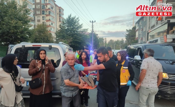 Çarşamba'da hafif ticari aracın çarptığı kadın yaralandı