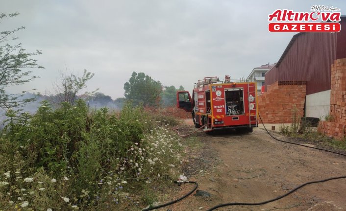 Çarşamba'da sazlık alanda çıkan yangın söndürüldü
