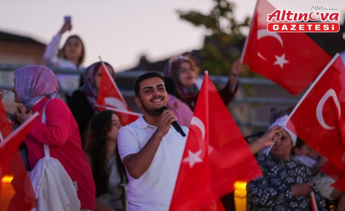 Düzce Belediyesinin 30 Ağustos Zafer Bayramı programında sürpriz performans