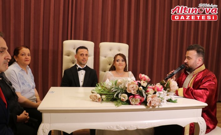 Endonezya'dan çalışmak için geldiği Trabzon'da gelin oldu