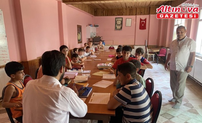 Espiye'de Kur'an kursu öğrencilerine sosyal konularda eğitim verildi