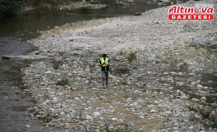 Giresun'da dere yatağına düşürülen yarım altını belediye ekipleri buldu