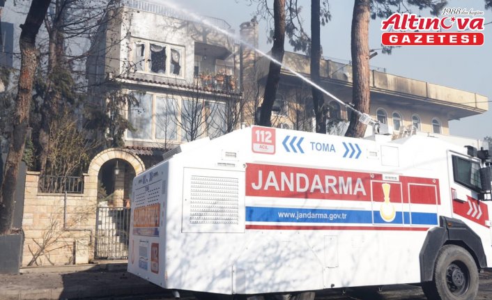 Çanakkale'de çıkan orman yangınına müdahale ediliyor