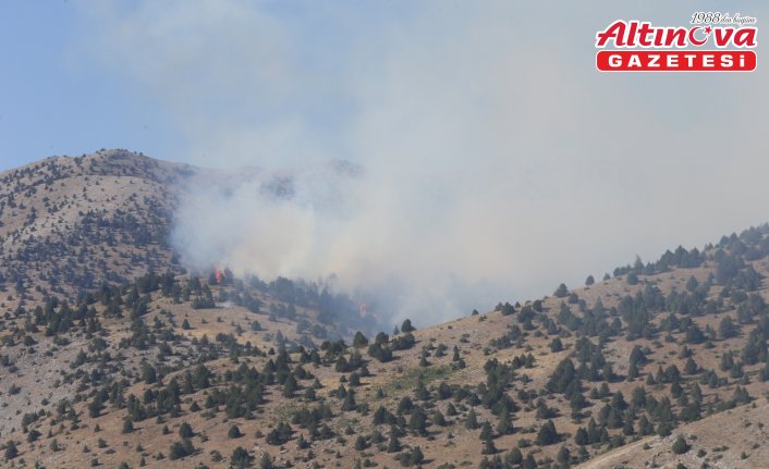 Kahramanmaraş’ta çıkan orman yangınına müdahale sürüyor