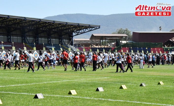 Okçulukta Türkiye Şampiyonası ve Zafer Kupası Düzce'de sürüyor