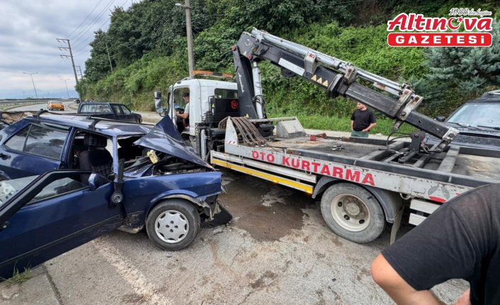 Rize'de otomobil ile pikabın çarpıştığı kazada 6 kişi yaralandı