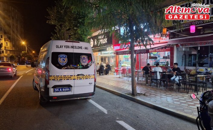 Samsun'da bıçaklı kavgada 2 kişi yaralandı